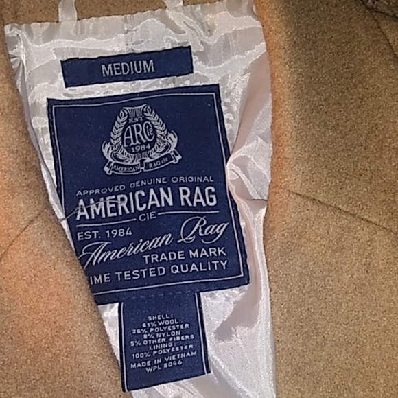 A jacket - Picture 2 of 3